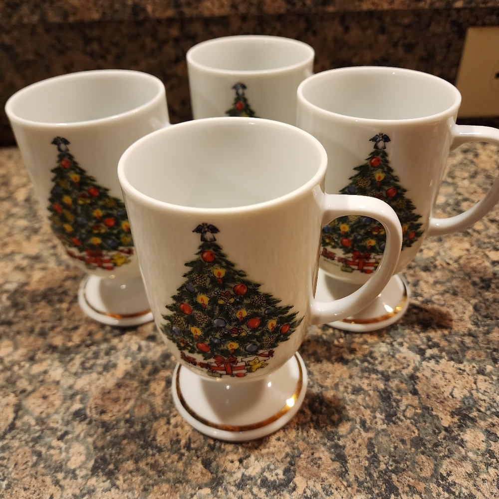 Mount Clemens Pottery Christmas Tree Footed Mugs, Set of 4